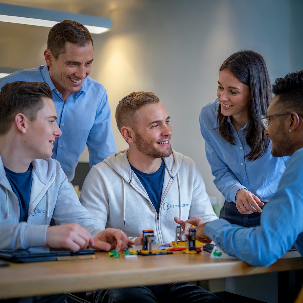 Ein Team von IT-Experten arbeitet an Integrationen zwischen der Fernsteuerungssoftware Supremo und Lösungen von Drittanbietern wie RMM, ERP, CRM und Geschäftsanwendungen.